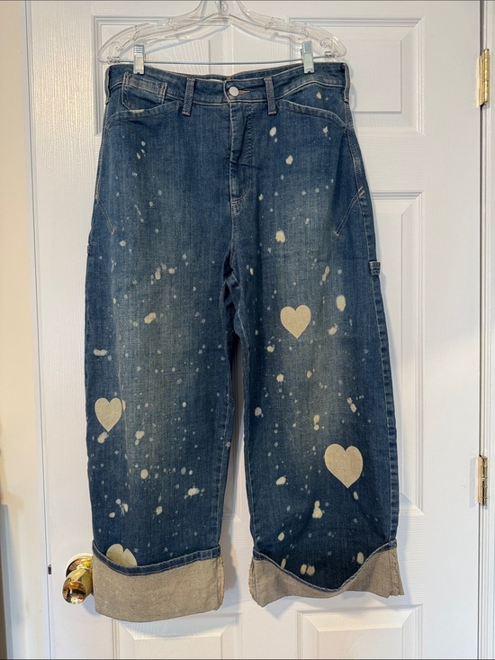 Anthropologie Denim - Pilcro Kayden Barrel Carpenter Paint-Splatter Heart Patch Wide-Leg Jeans Size 29
